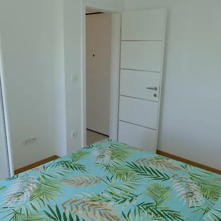 Luxanni 2 - Near Sandy Beach & Marina Appartamento