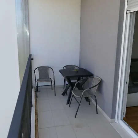 Luxanni 2 - Near Sandy Beach & Marina Appartamento
